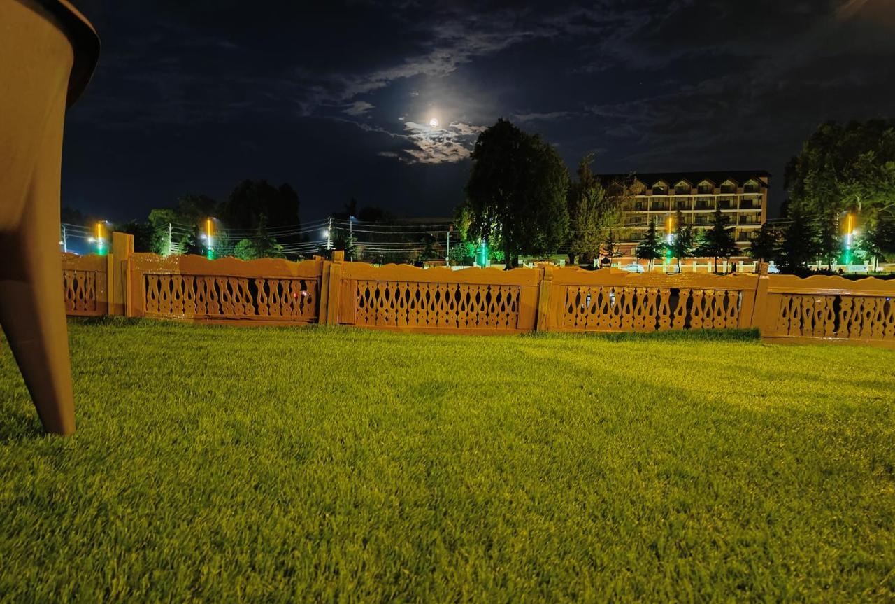 Houseboat Karima Palace Srinagar  Bagian luar foto