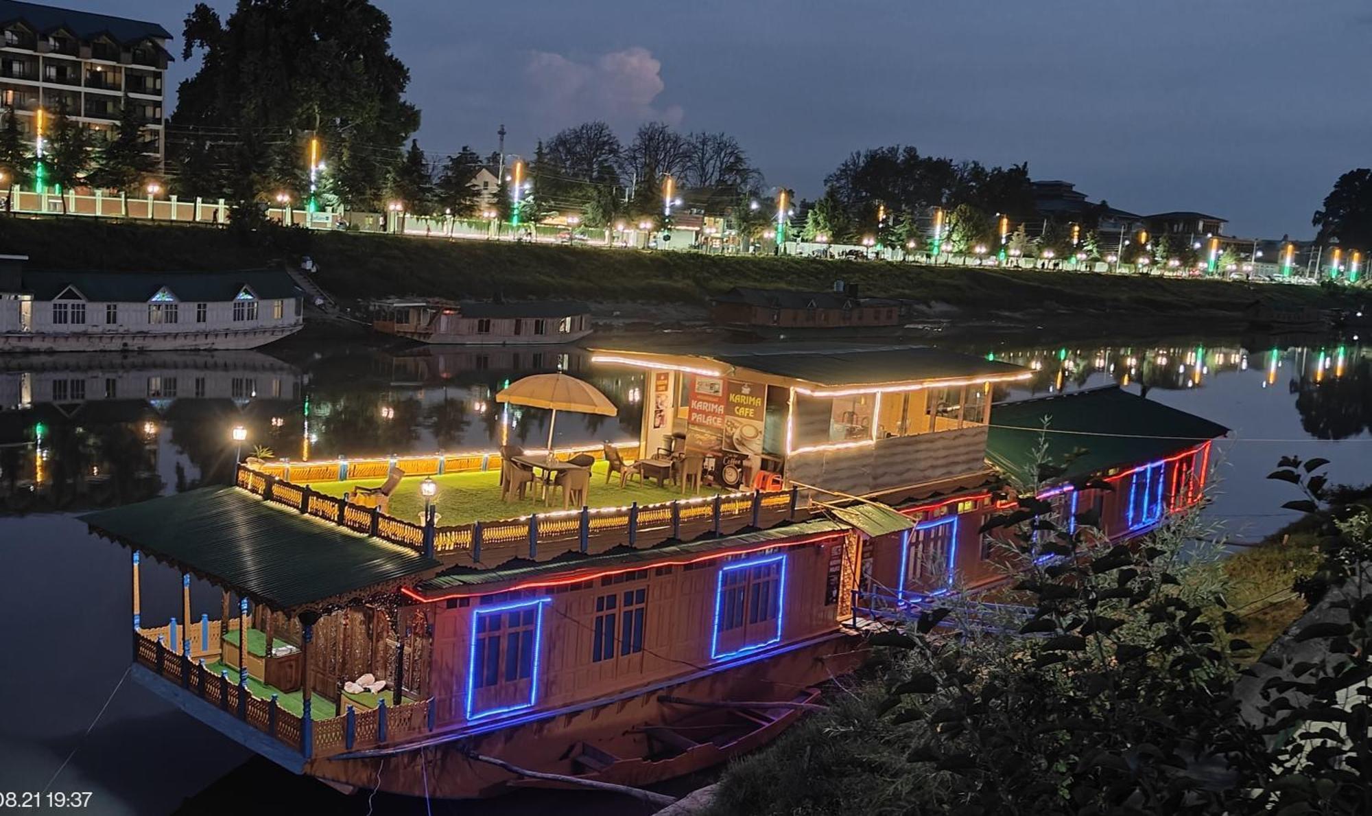 Houseboat Karima Palace Srinagar  Bagian luar foto