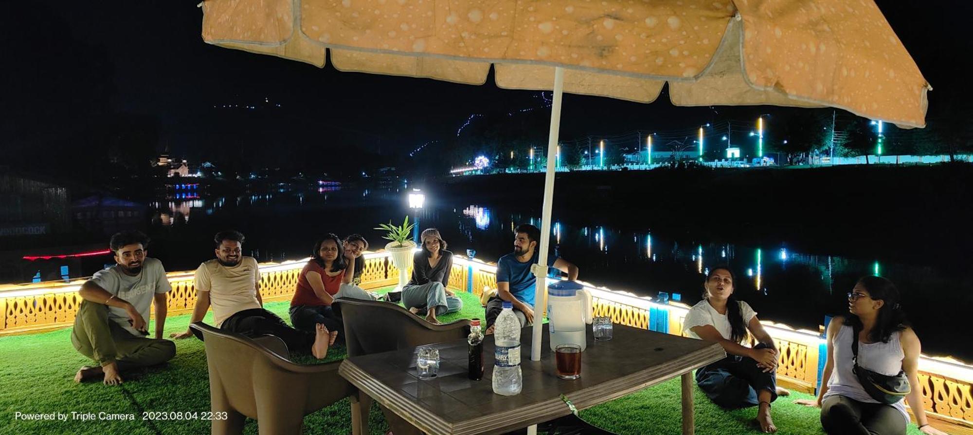Houseboat Karima Palace Srinagar  Bagian luar foto
