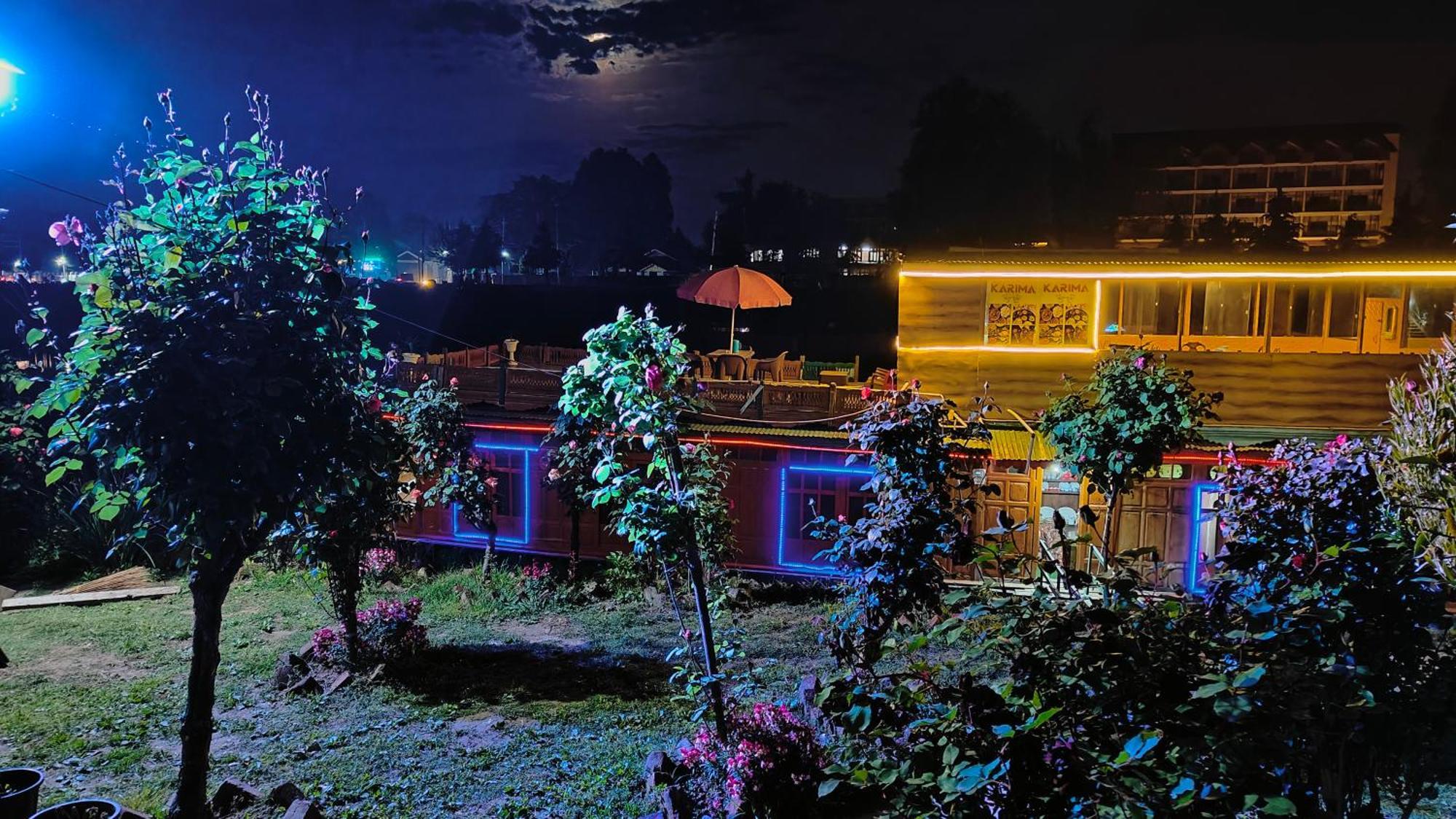 Houseboat Karima Palace Srinagar  Bagian luar foto