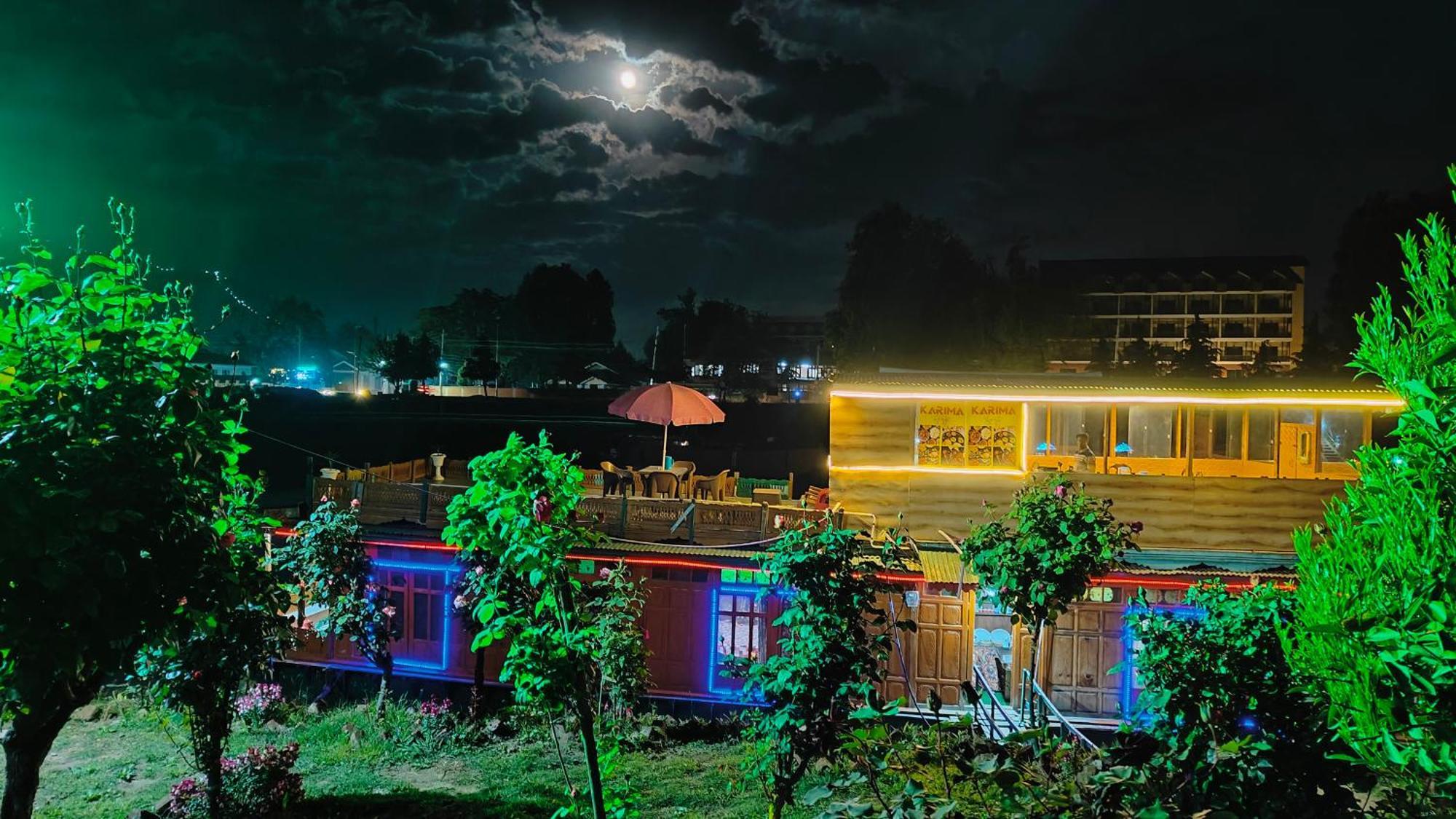 Houseboat Karima Palace Srinagar  Bagian luar foto